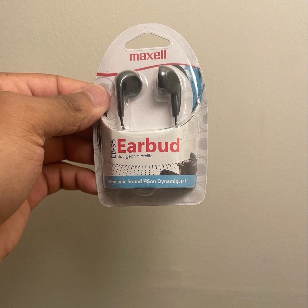 Maxwell Black Earbud Headphones (Version 1) (Phone, Computer, Laptop, Tablet)
